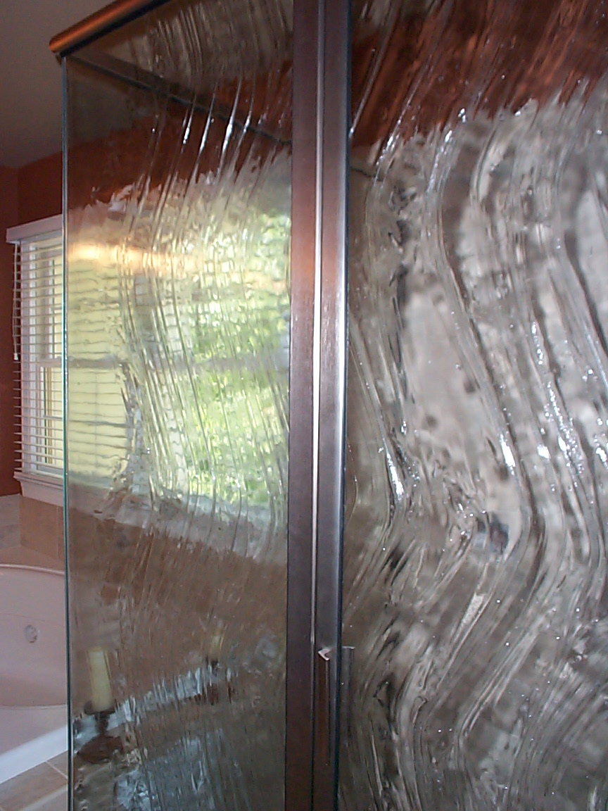 framed shower with butt glazed courner and art glass war (4)